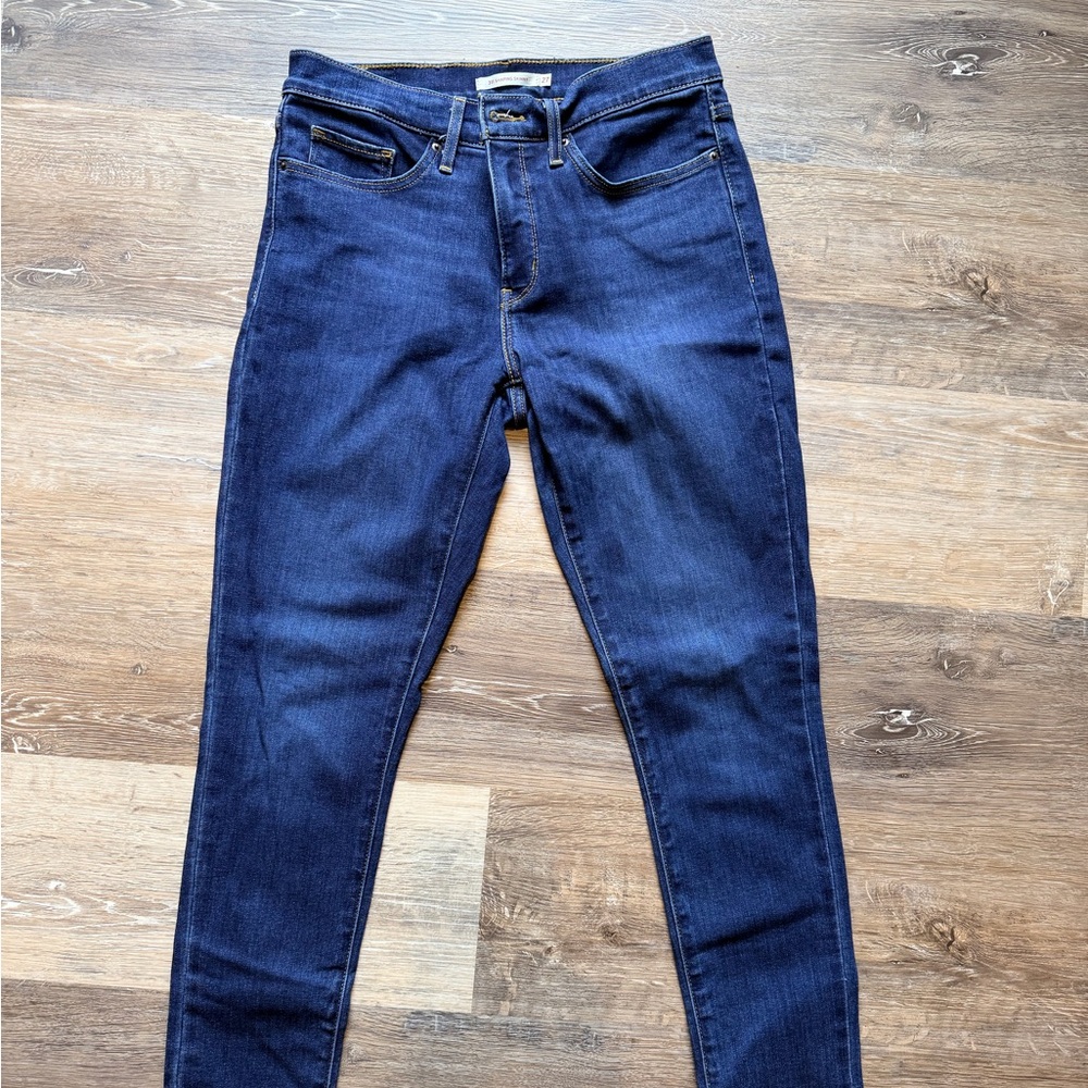 CONTOURS & LIFTS - YOUR NEW FAVORITE DENIM